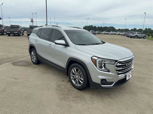 Used 2022 GMC Terrain SLT FWD image 2