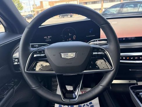 Used 2024 Cadillac Lyriq Luxury AWD/4WD image 34