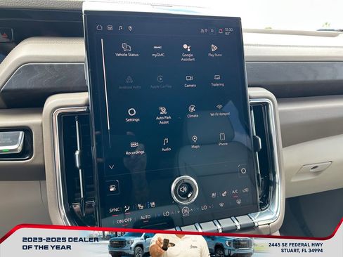 New 2026 GMC Yukon XL Denali w/ Denali Reserve Package image 27