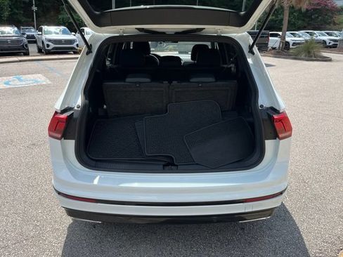 Used 2020 Volkswagen Tiguan SE R-Line w/ 3rd Row Seat Package AWD/4WD image 35