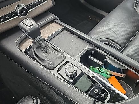 Used 2022 Volvo XC90 T6 Inscription w/ Advanced Package image 6