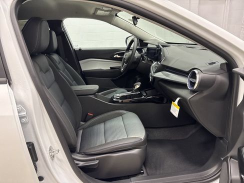 New 2026 Chevrolet Trax LT w/ Driver Confidence Package FWD image 33