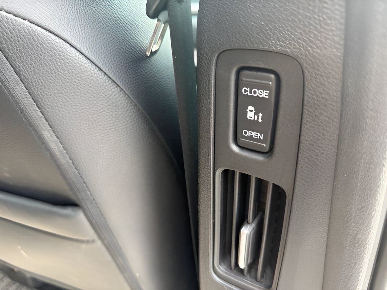 Used 2024 Honda Odyssey EX-L image 11