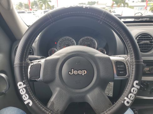 Used 2006 Jeep Liberty Limited image 15