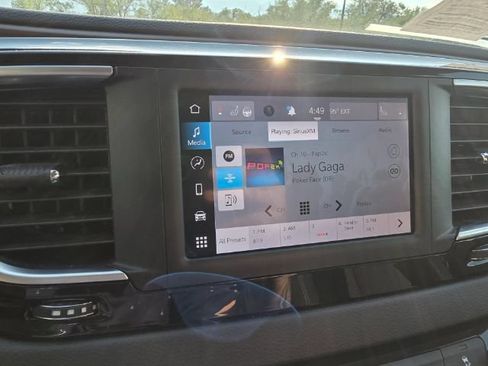 Used 2023 Chrysler Voyager LX FWD image 13
