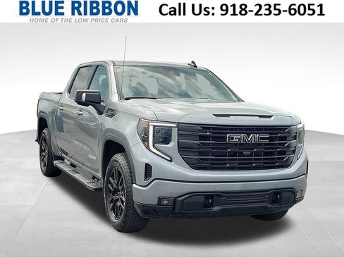 Used 2025 GMC Sierra 1500 Elevation w/ Elevation Premium Package AWD/4WD image 1
