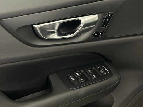 Used 2025 Volvo V60 B5 Cross Country Plus image 15