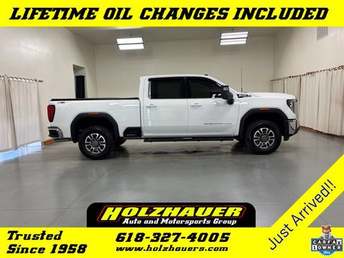 Used 2025 GMC Sierra 2500 SLE w/ SLE Value Package; AWD/4WD image 1