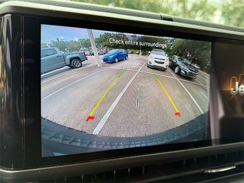 Used 2025 Jeep Wrangler Willys image 23