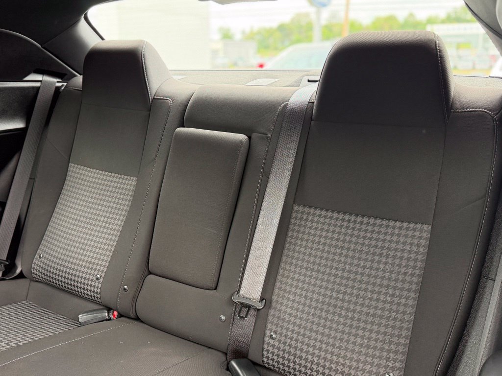 Used 2022 Dodge Challenger R/T RWD image 6