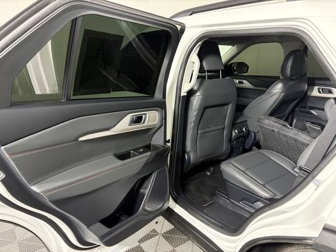 Certified 2025 Ford Explorer Active w/ Active Comfort Package AWD/4WD image 28