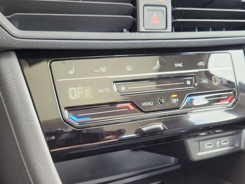 New 2026 Volkswagen Jetta SE image 10