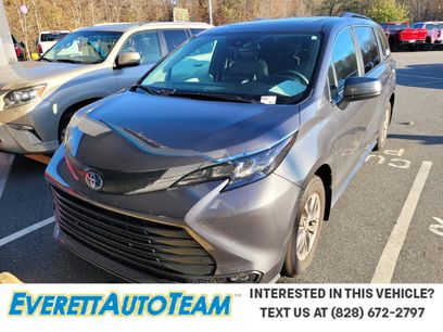 Used 2025 Toyota Sienna XLE