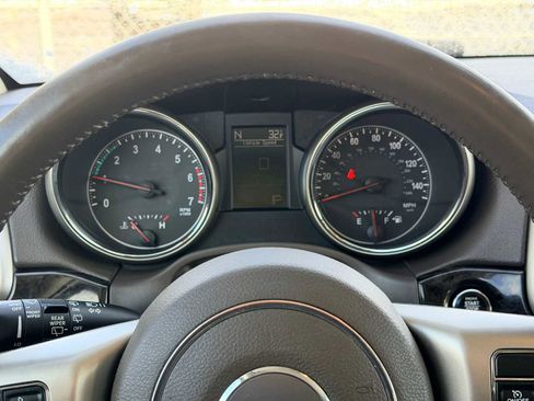 Used 2012 Jeep Grand Cherokee Laredo w/ All Weather Capability Group image 29