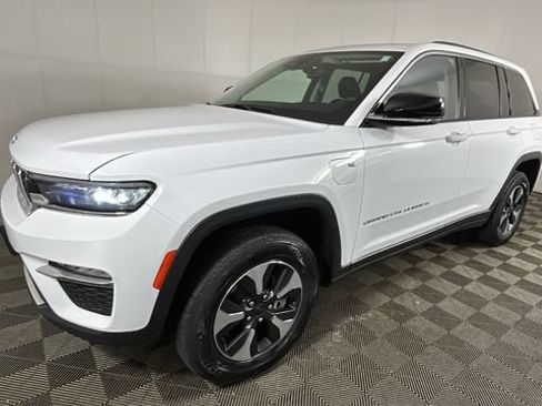 Used 2023 Jeep Grand Cherokee 4WD 4xe image 6