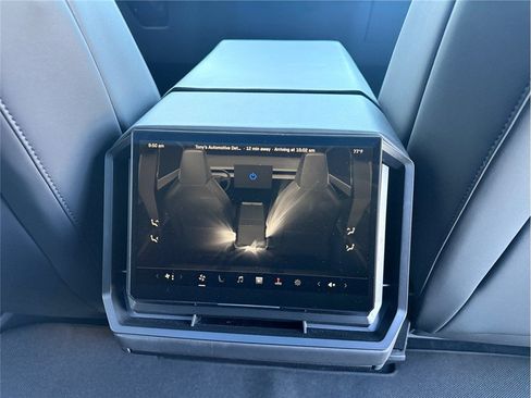 Used 2024 Tesla Cybertruck Cyberbeast AWD/4WD image 32