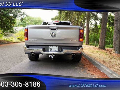 Used 2019 RAM 1500 Laramie AWD/4WD image 10