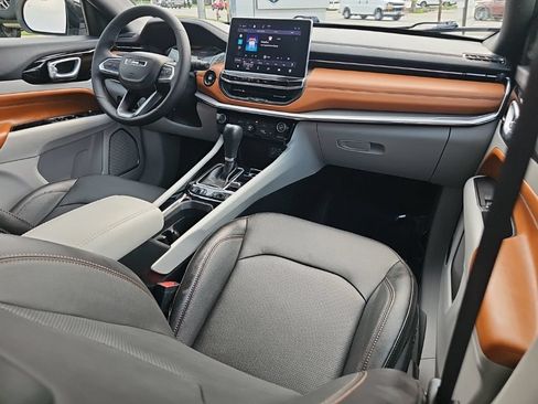 Certified 2023 Jeep Compass Limited AWD/4WD image 24