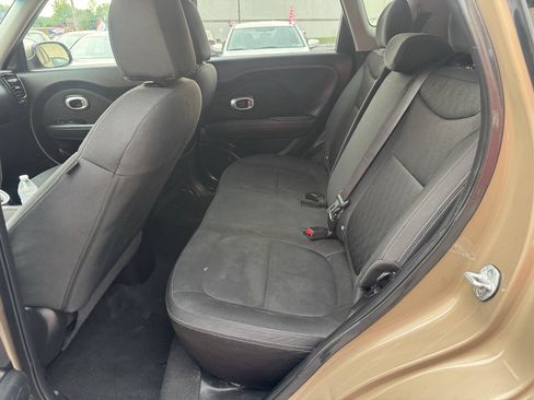 Used 2014 Kia Soul FWD image 13