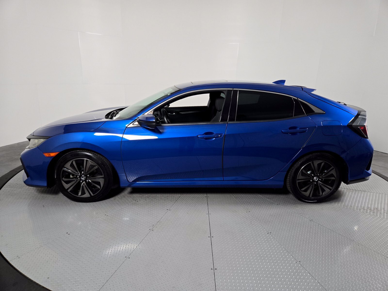 Used 2018 Honda Civic EX image 8