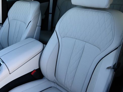 New 2026 BMW X6 M60i image 10