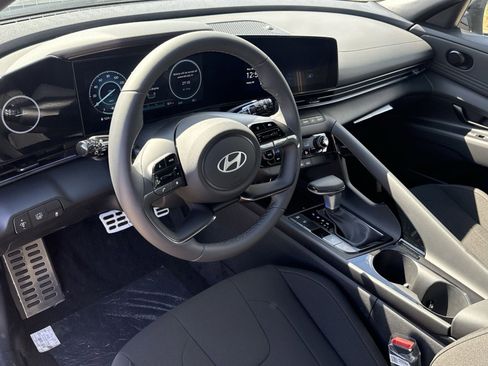New 2025 Hyundai Elantra SEL w/ Cargo Package image 15