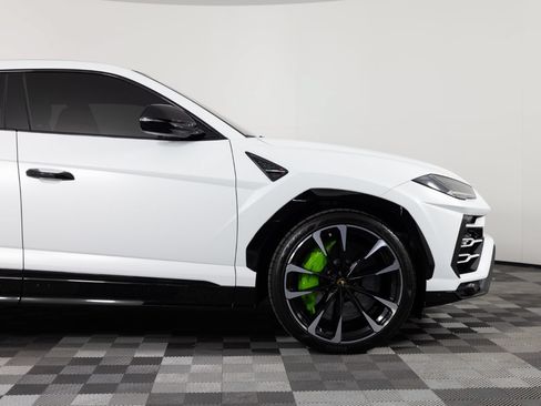 Used 2021 Lamborghini Urus AWD/4WD image 15