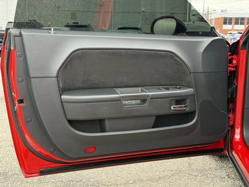 Used 2009 Dodge Challenger SRT8 image 16