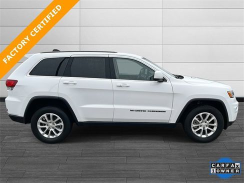 Certified 2022 Jeep Grand Cherokee Laredo E image 3
