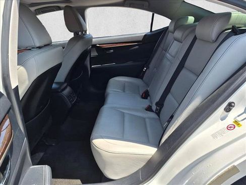 Used 2013 Lexus ES 350 w/ Luxury Pkg FWD image 15