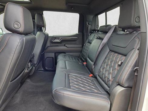 Used 2024 GMC Sierra 1500 AT4 w/ Technology Package AWD/4WD image 19