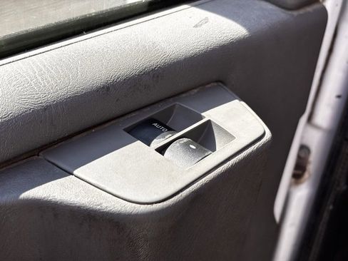 Used 2015 GMC Savana 2500 Extended image 13