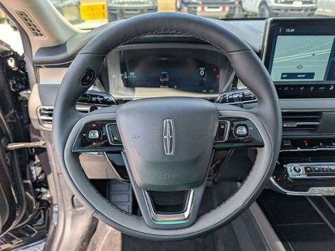 New 2025 Lincoln Corsair FWD w/ Equipment Group 101A image 17