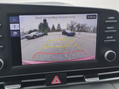 Certified 2024 Hyundai Elantra SE FWD image 10