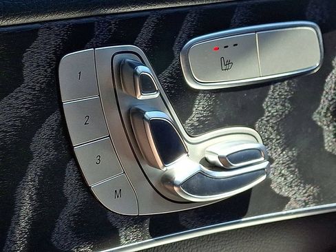 Used 2018 Mercedes-Benz GLC 300 4MATIC image 25
