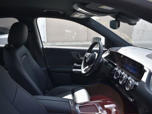 Used 2025 Mercedes-Benz GLA 250 image 20