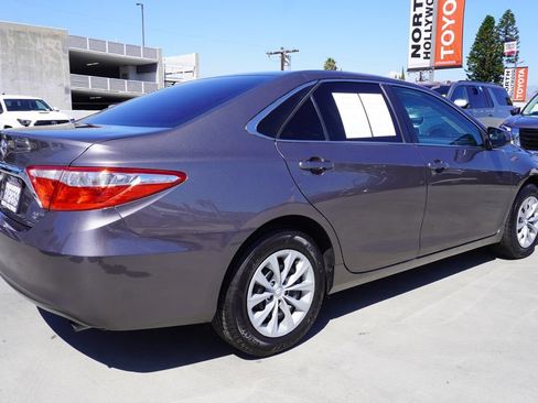 Used 2017 Toyota Camry LE FWD image 7