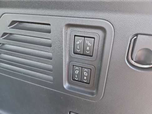 New 2026 Buick Enclave Avenir image 21