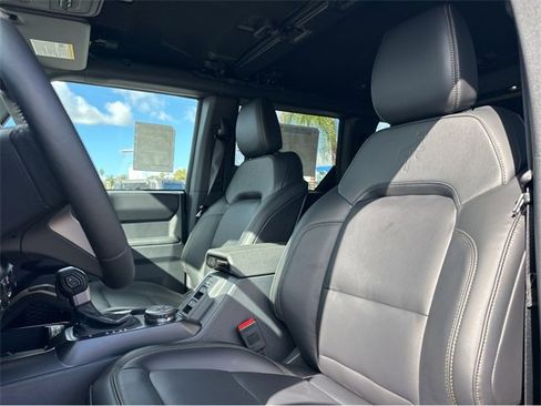 New 2025 Ford Bronco Badlands image 9