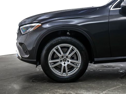 Certified 2025 Mercedes-Benz GLC 300 image 12