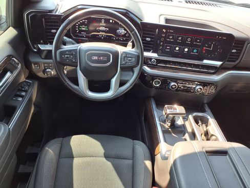 Used 2022 GMC Sierra 1500 Elevation w/ LPO, Elevation Black Package AWD/4WD image 3