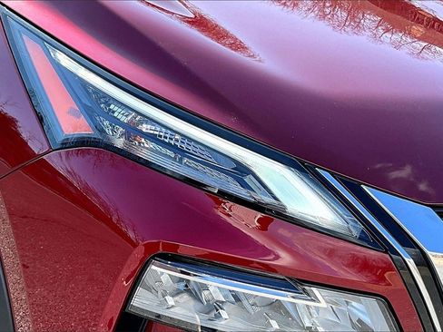 Certified 2023 Nissan Rogue SV image 29