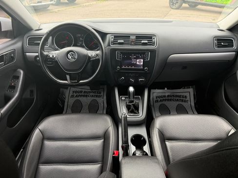 Used 2017 Volkswagen Jetta SE FWD image 26