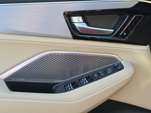 Used 2022 Acura MDX SH-AWD w/ Technology Package image 8