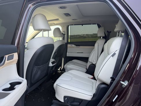 Used 2024 Hyundai Palisade Limited AWD/4WD image 4