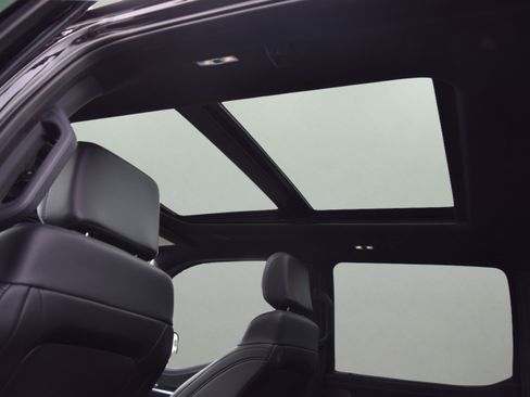 Used 2025 Ford F150 Platinum w/ Equipment Group 702A High image 10