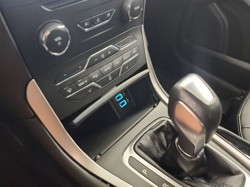 Used 2016 Ford Edge SEL w/ Equipment Group 201A AWD/4WD image 17