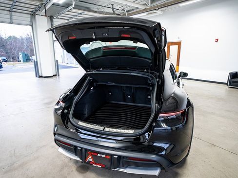 Used 2024 Porsche Taycan 4S w/ Premium Package image 51