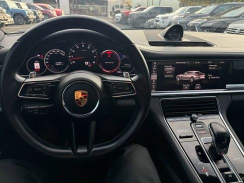 Used 2021 Porsche Panamera image 13