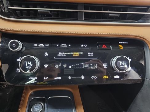 Used 2023 INFINITI QX60 Sensory AWD/4WD image 21